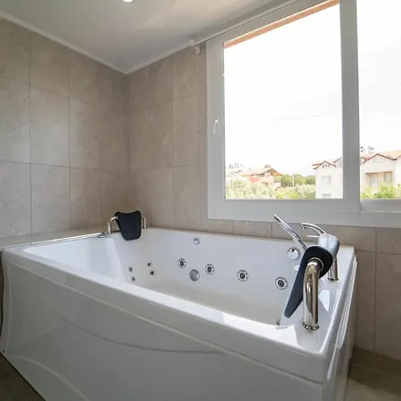 Βίλα Stunning With Private Pool *