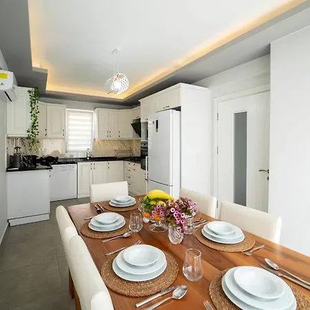 Stunning With Private Pool Φετιγιέ